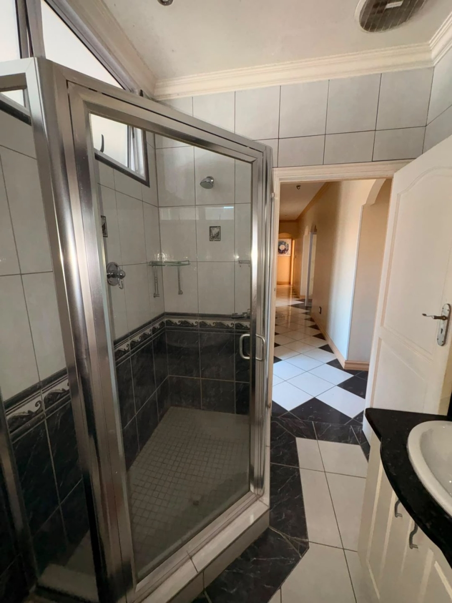 7 Bedroom Property for Sale in Quigney Eastern Cape
